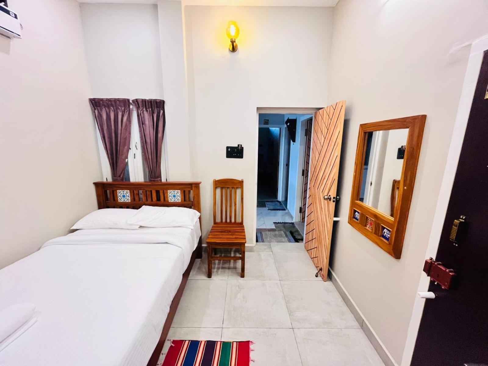 Hotel Dwaraka 3*