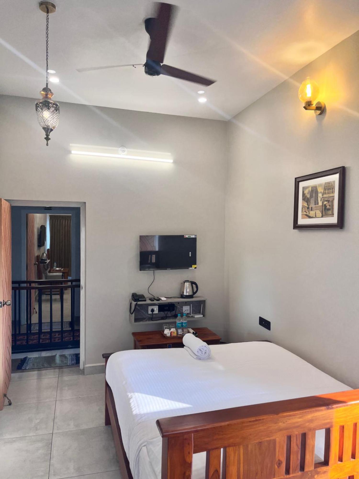 Hotel Dwaraka 3*