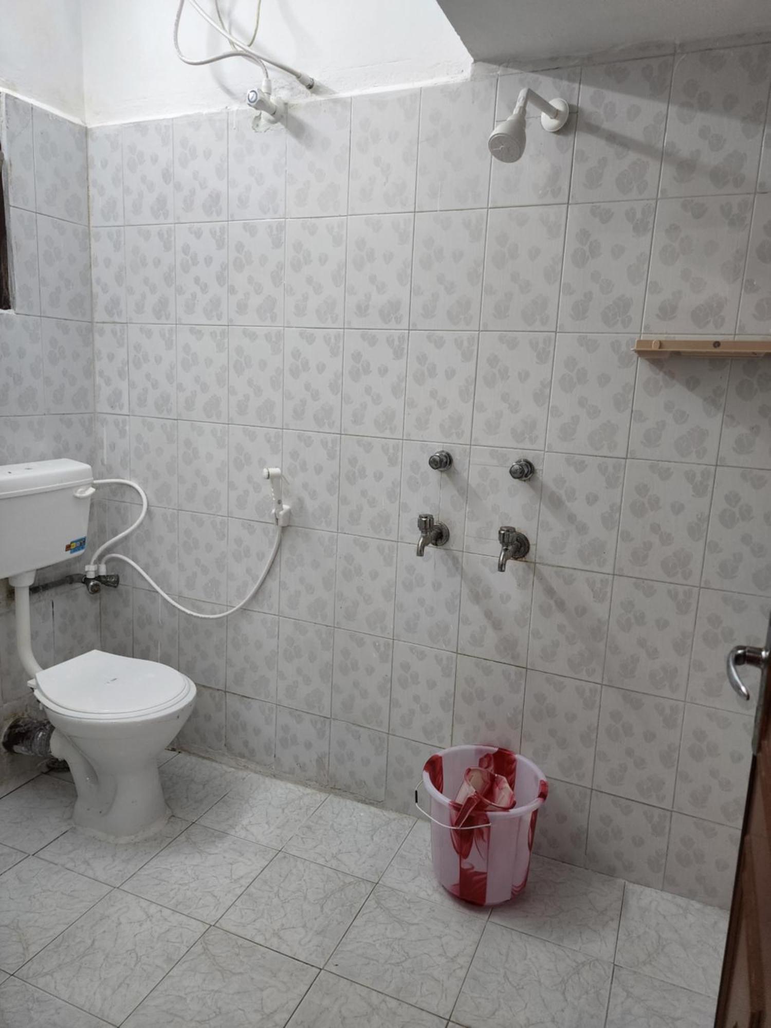 Chandra Guest house