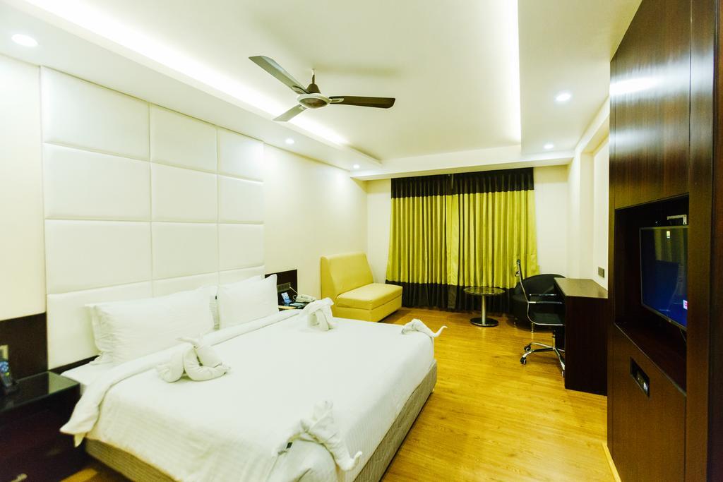 Himalayaa Hotel